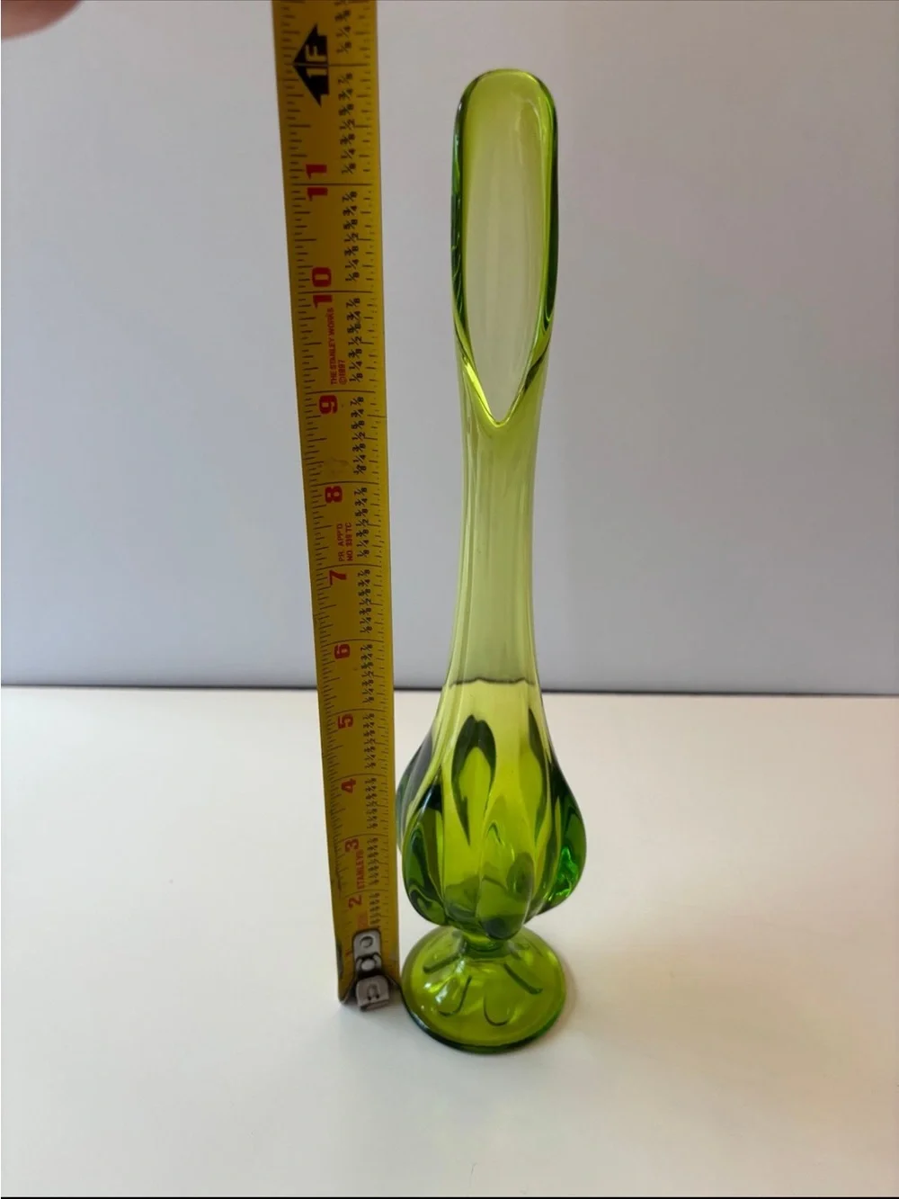 Vintage Viking petal bud swung green vase